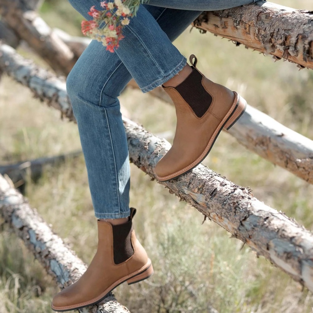 Nisolo Womens Shoes Carmen Chelsea Boots Sz 7.5 Almond Brown Leather Ankle
